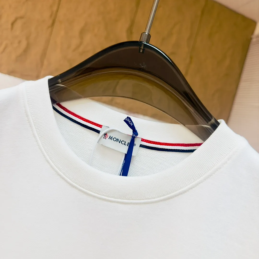 ： 🤳𝐌𝐎𝐍𝐂𝐋𝐄𝐑 ：☑️ 440 👕 ：☑️ 1*1 。🔜 。 ：☑️ 3D ，🇧🇫 1：1 。 ， ， ！🇲🇩 ！ Size：☑️S 〰️M 〰️L 〰️XL 〰️XXL